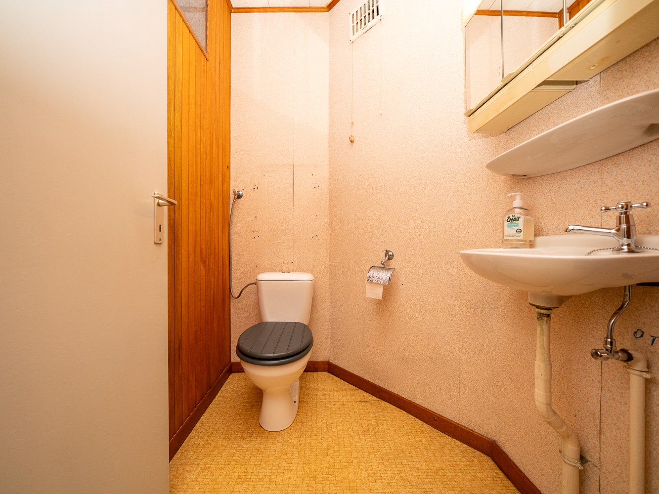 Ruime woning met 5 kamers (mogelijk) en open zicht 