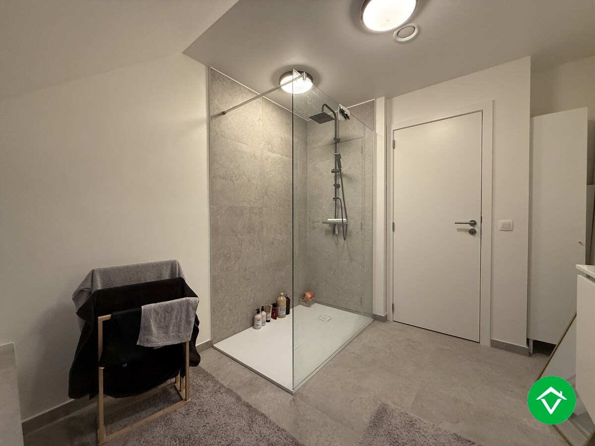 Nieuwbouwwoning met 3 slaapkamers, carport en tuin 