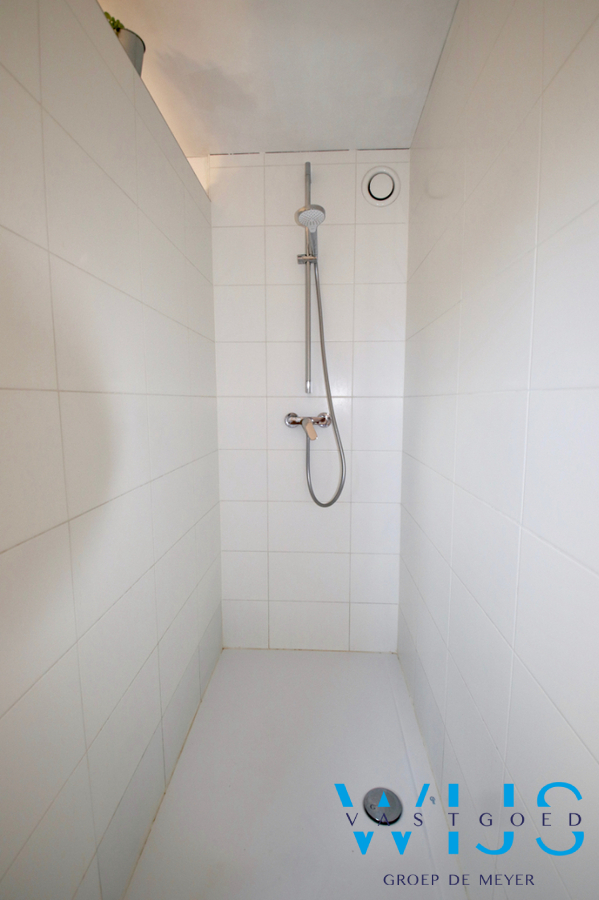 Instapklaar woonhuis met 3 slaapkamers &amp; tuin ! 