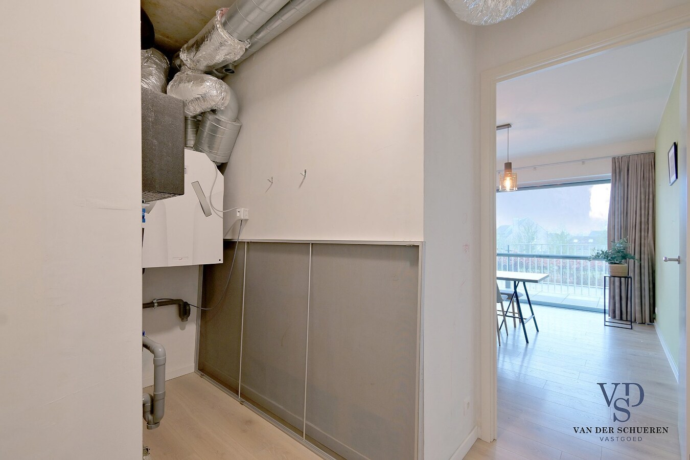 Luxueus 1-slp-appartement met staanplaats (ondergronds). 