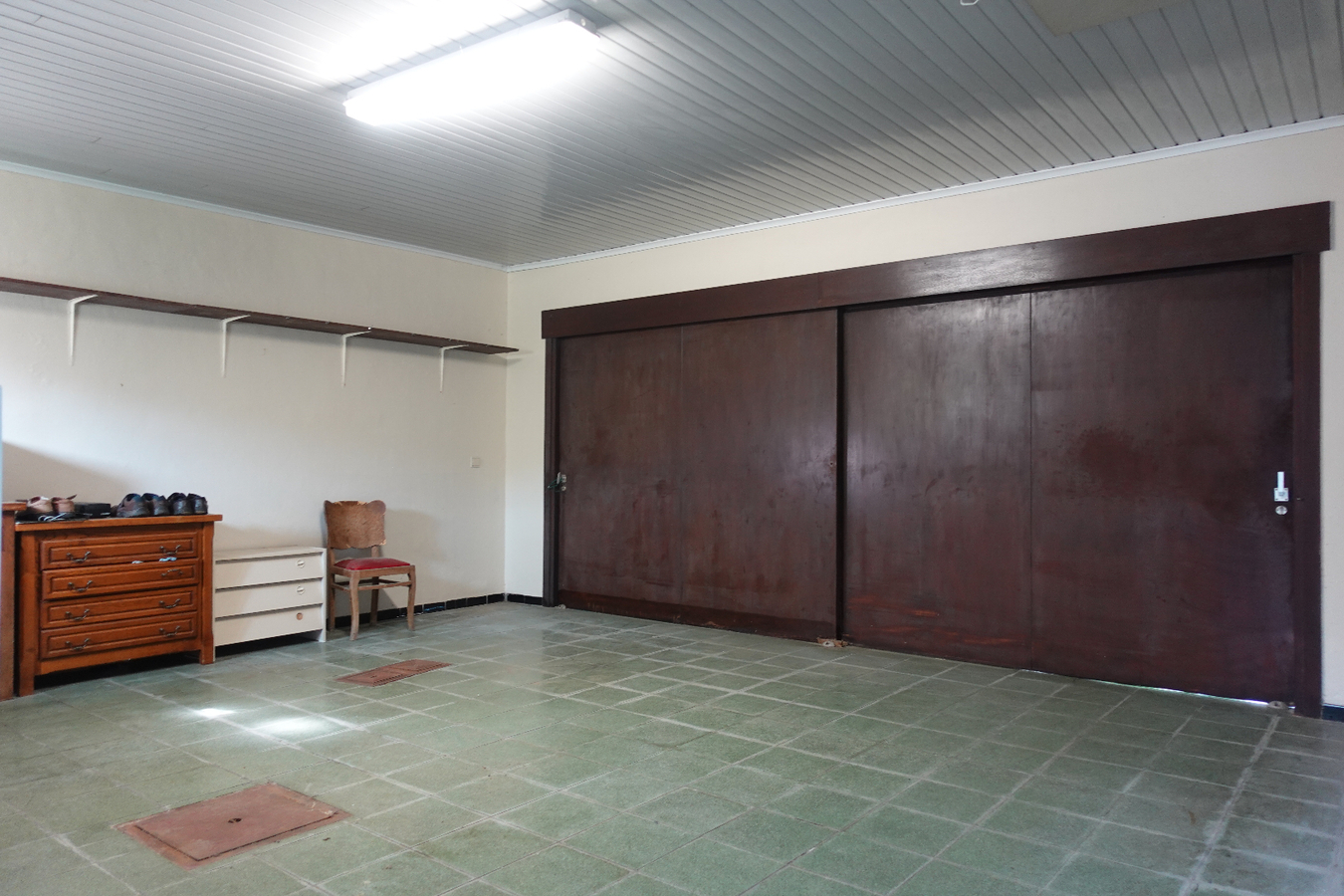 Ruime hoekwoning met 4 slaapkamers en dubbele garage 