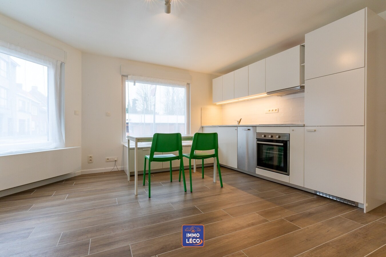Studio rez-de-chaussée rénové tout récemment, en plein centre-ville ! 