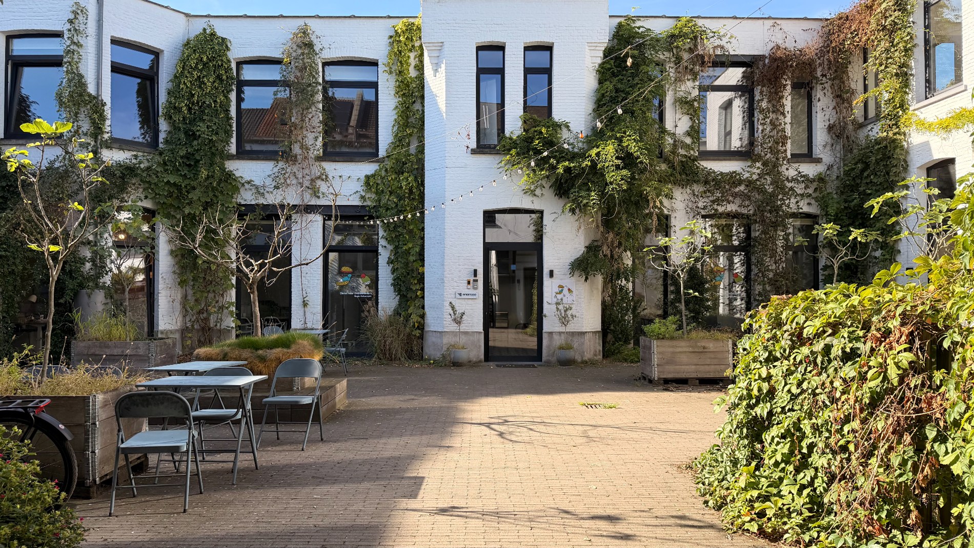 Rustig gelegen kantoren te huur op wandelafstand van station van Berchem
