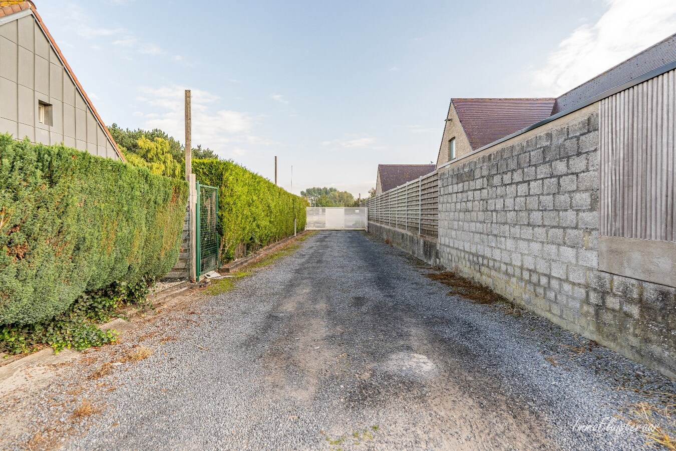 Charmante woning met stallen, buitenpiste en weide  op ca. 2 ha te OUDENBURG 