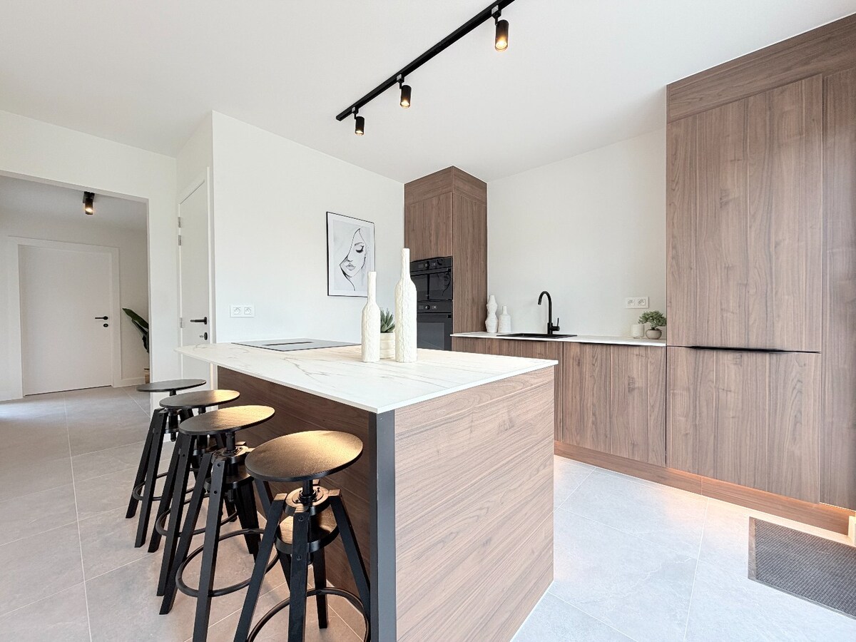 Fantastische 4-slaapkamerwoning in gegeerde buurt te Heule *** NONO INSPIRED *** 
