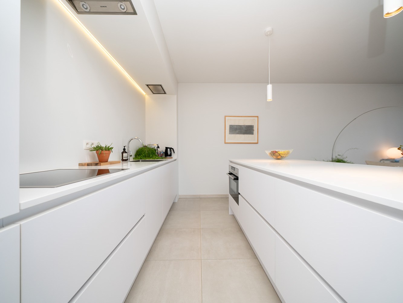 Recent 2-kamer appartement met terras, parking en kelder 
