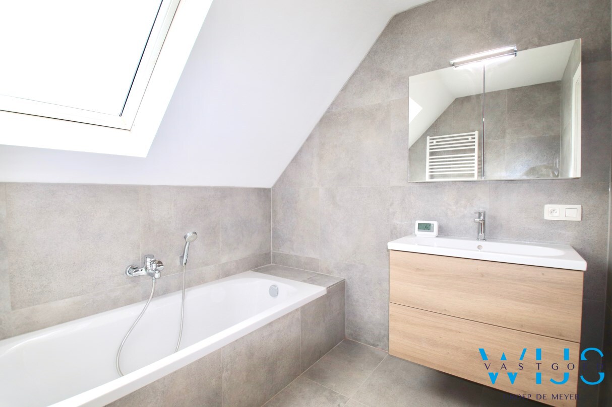 Centraal gelegen woonhuis met 4 slaapkamers te Kaprijke ! 