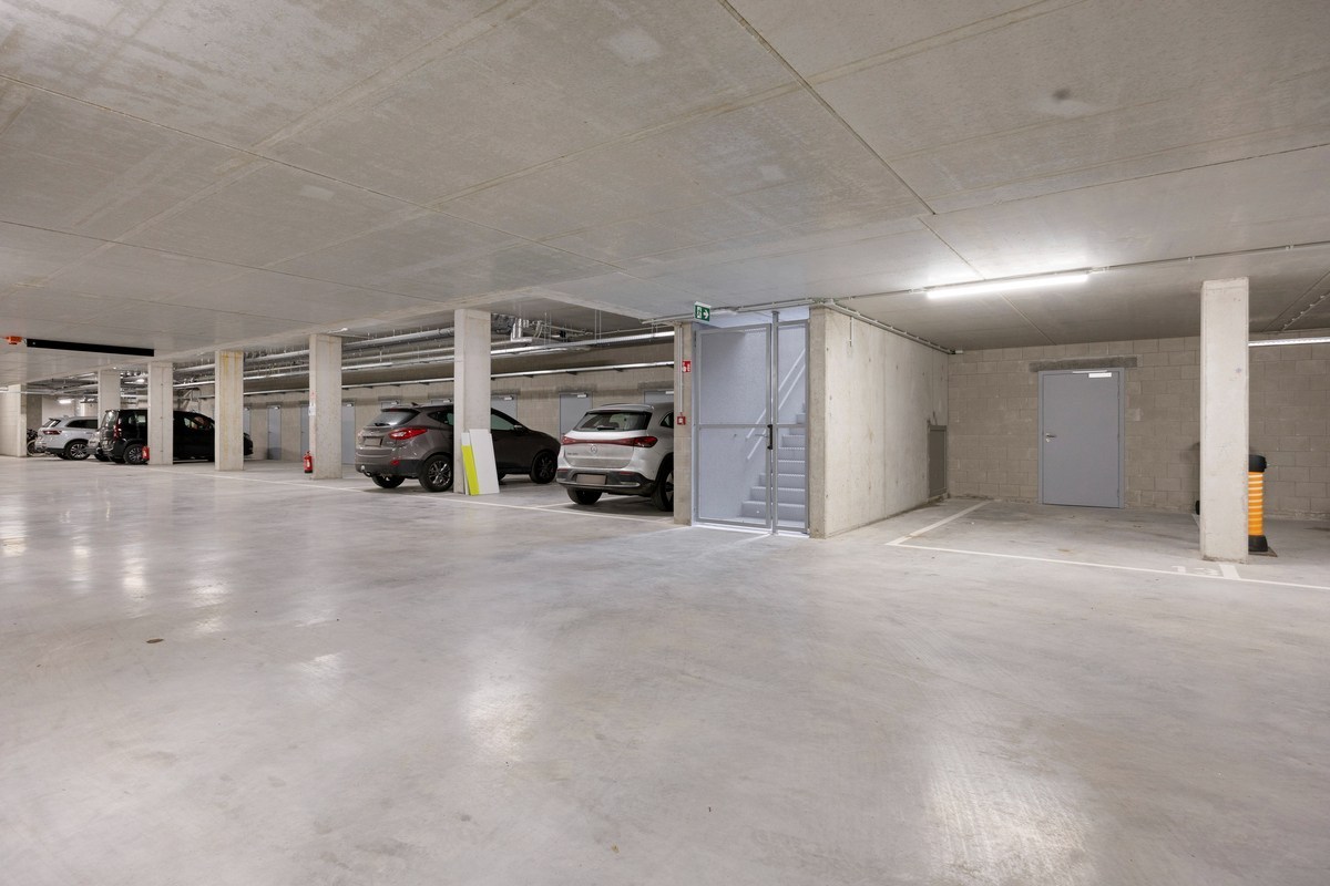 Instapklare woning met zeer goede afwerking, 3 slaapkamers, 3 badkamers, tuin, terras en autostaanplaats in het centrum van Tienen – EPC 27 kWh/m² - bewoonbare opp. 172 m² 