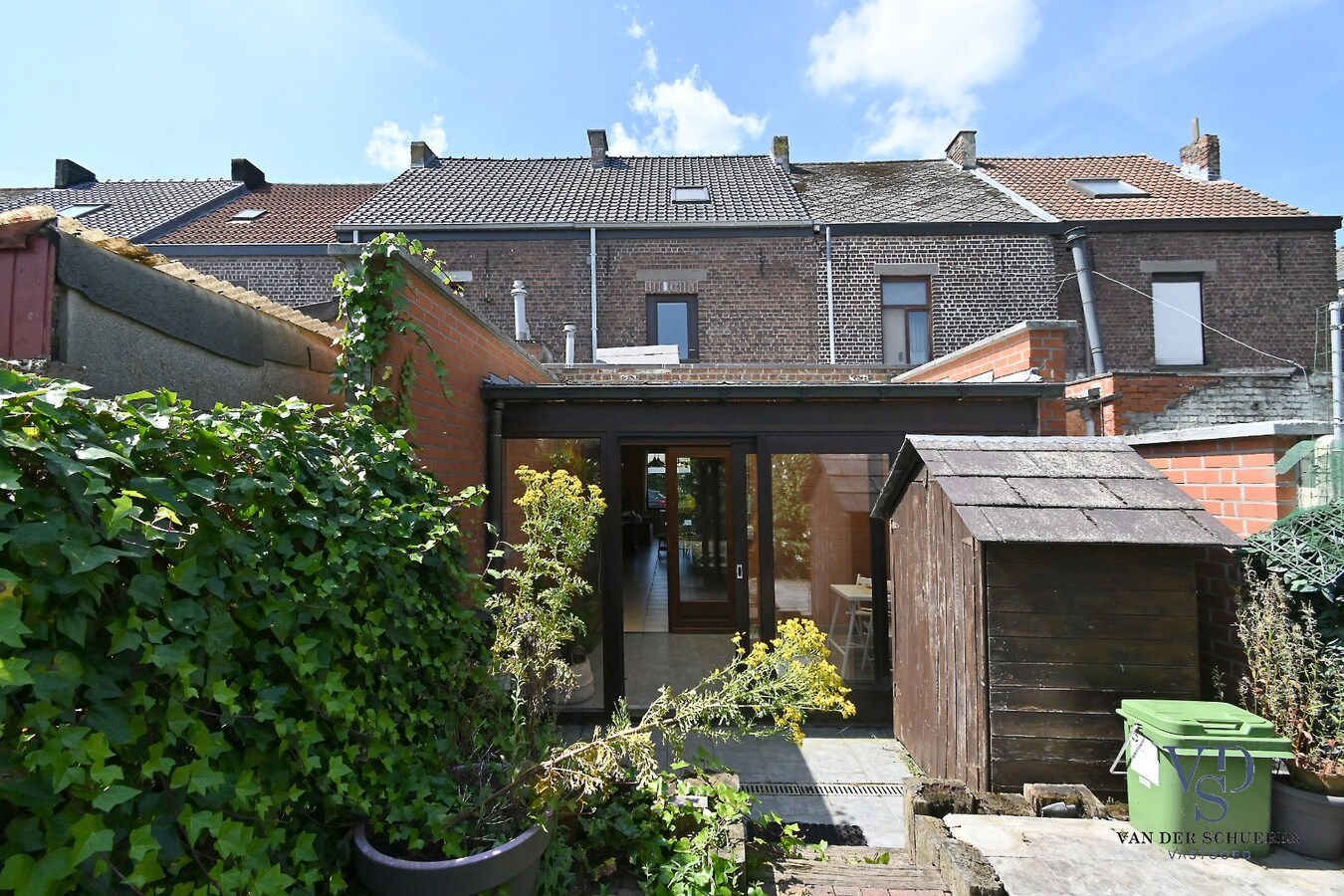 Knusse starterswoning met koertje 