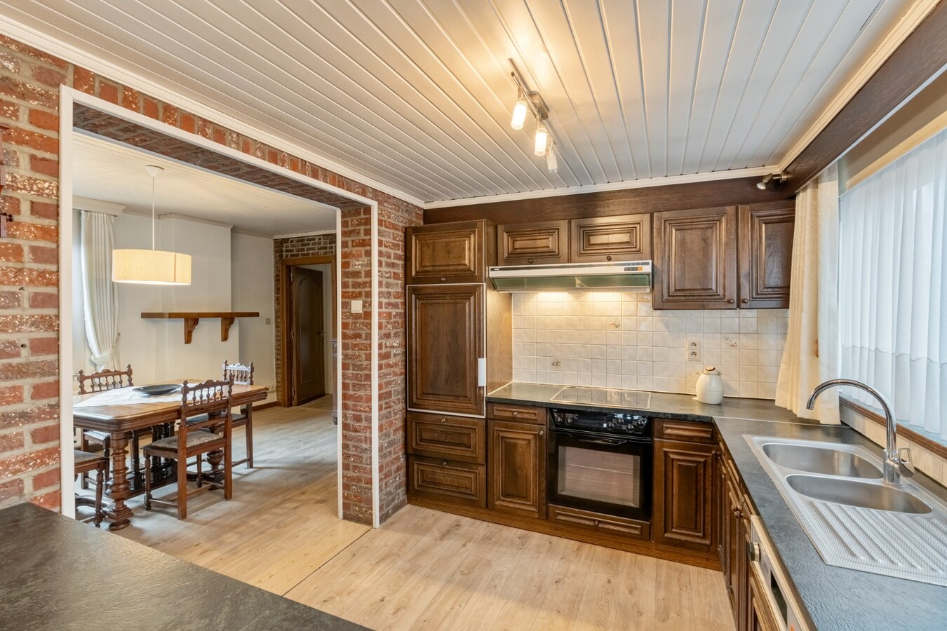 Charmante gezinswoning op een perceel van 5a58ca te Lanklaar, een deelgemeente van Dilsen-Stokkem. 