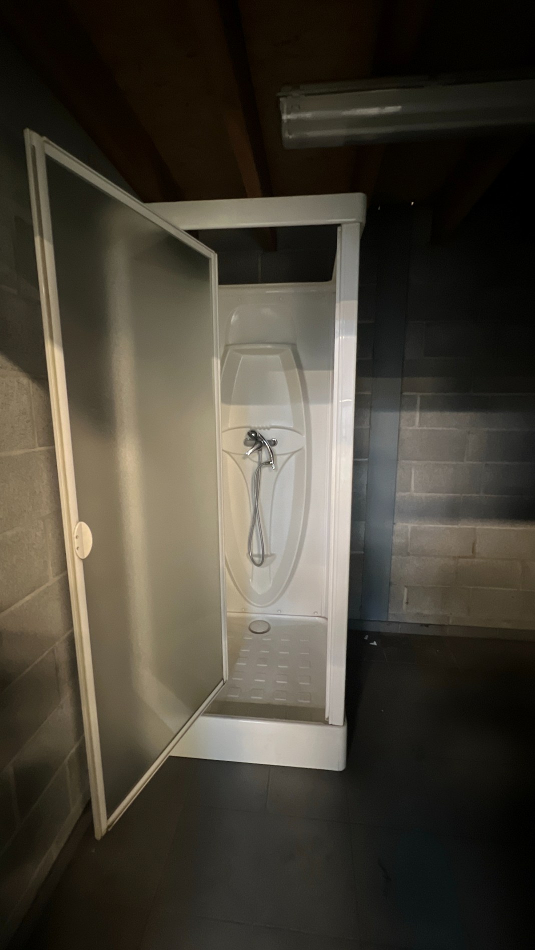 Opslagruimte te huur vlakbij R4 te Evergem