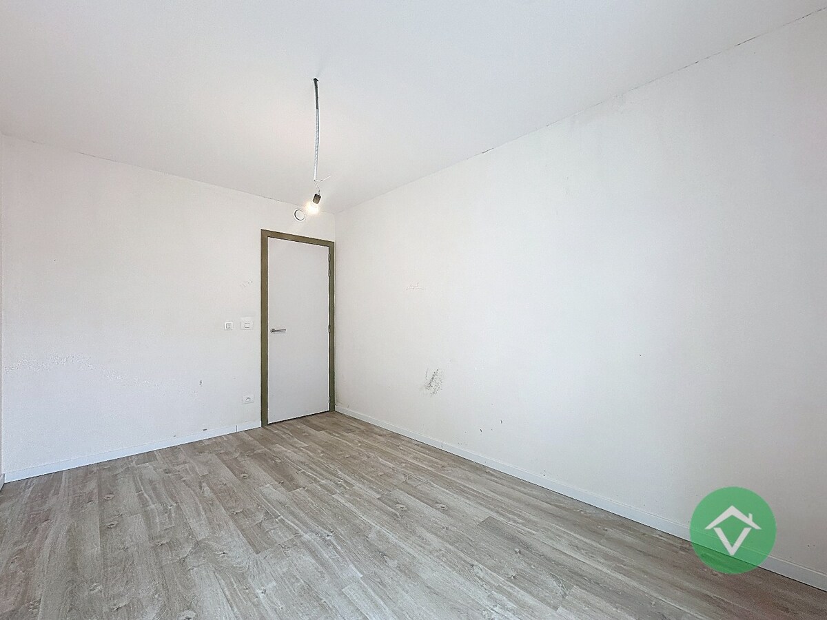 Wonen nabij jachthaven en zee - ruim appartement met terras en drie slaapkamers 