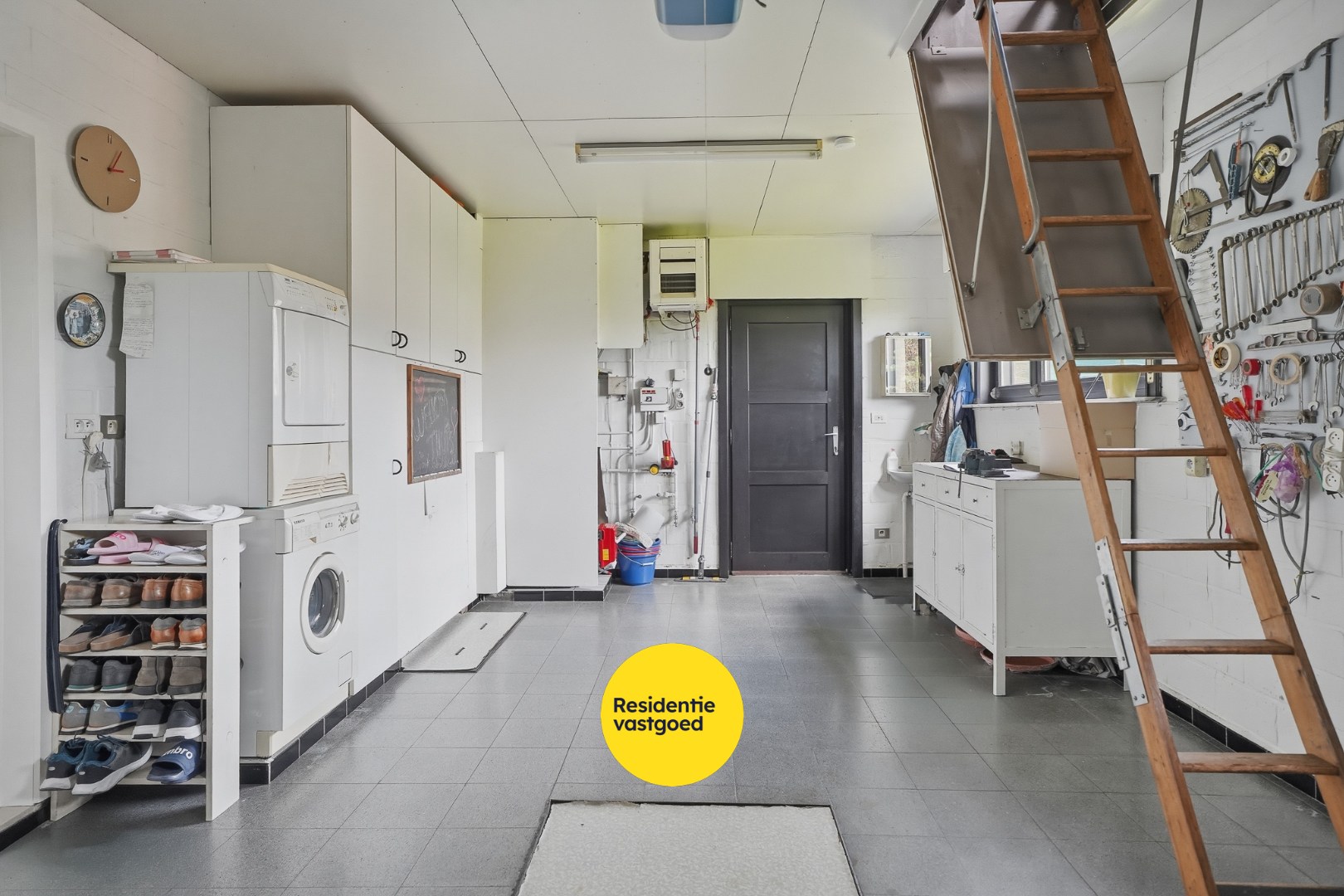 Verzorgde bungalow met 3 slpks op 571m² in rustige woonwijk te Varsenare 