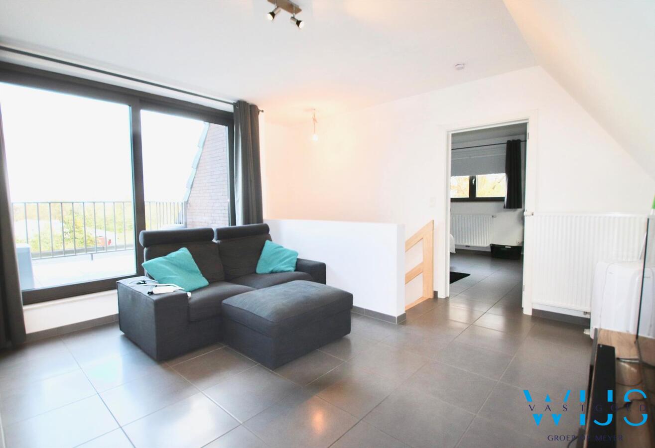 Prachtige duplex + garage in het rustige landelijke OOSTEEKLO 