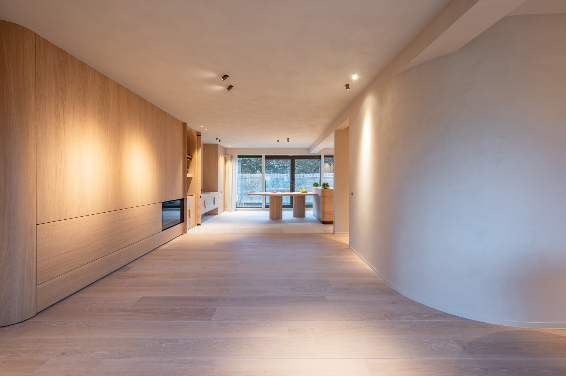 Luxe, comfort kortom een prachtig gerenoveerde woning in hartje Knokke. 