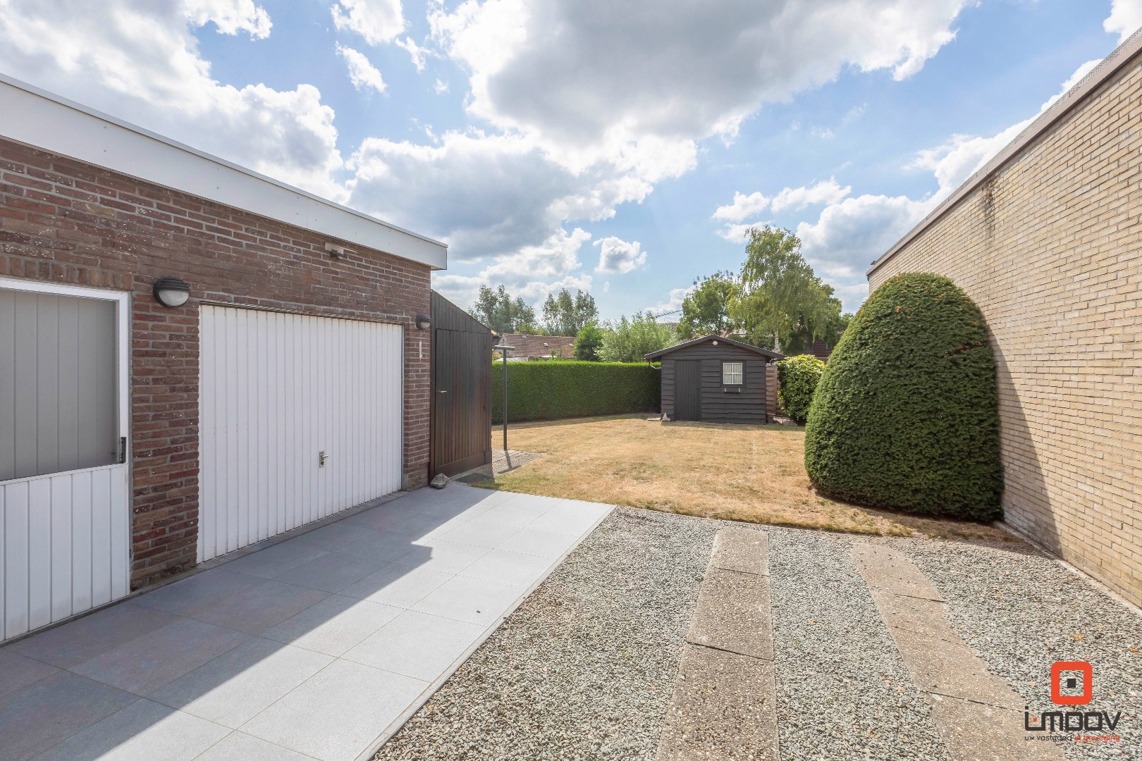 Charmante bungalow met potentieel in rustige buurt te Evergem 