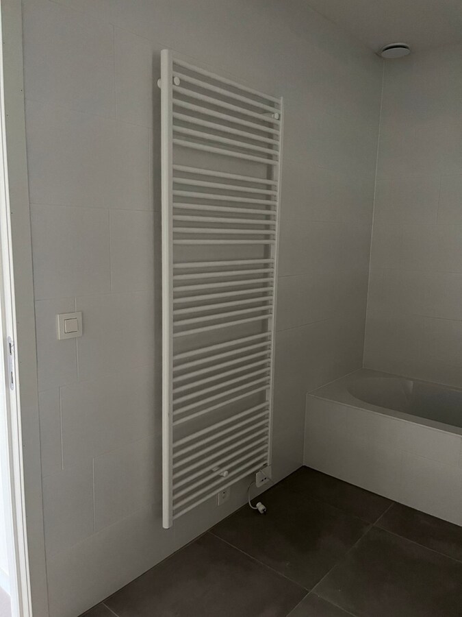 Ruim 2 slpk-appartement incl. staanplaats en kelderberging. 