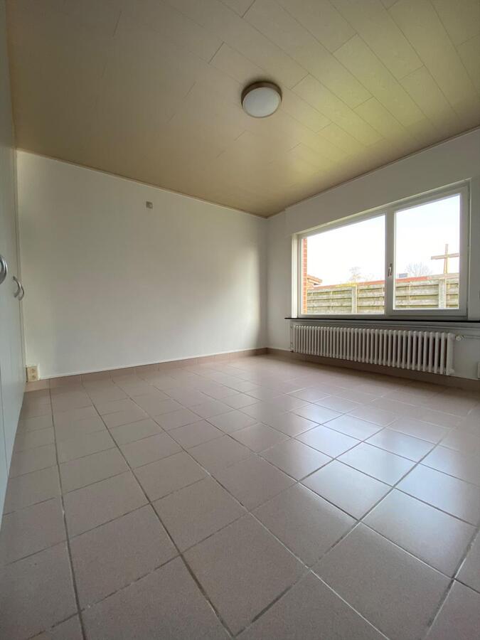 Rustig gelegen alleenstaande woning met 3 slaapkamers op 920 m² te Koekelare 