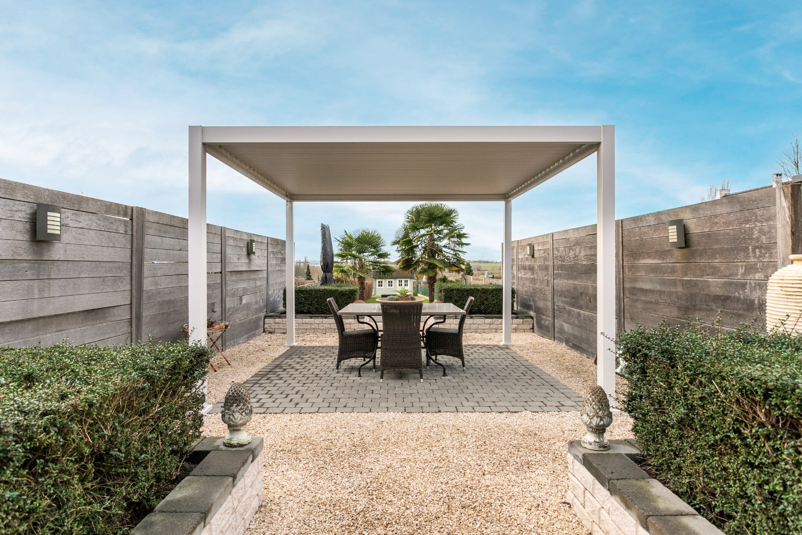 Bel-étage te koop met 3 slpks, terras en garage op +- 4,5are 