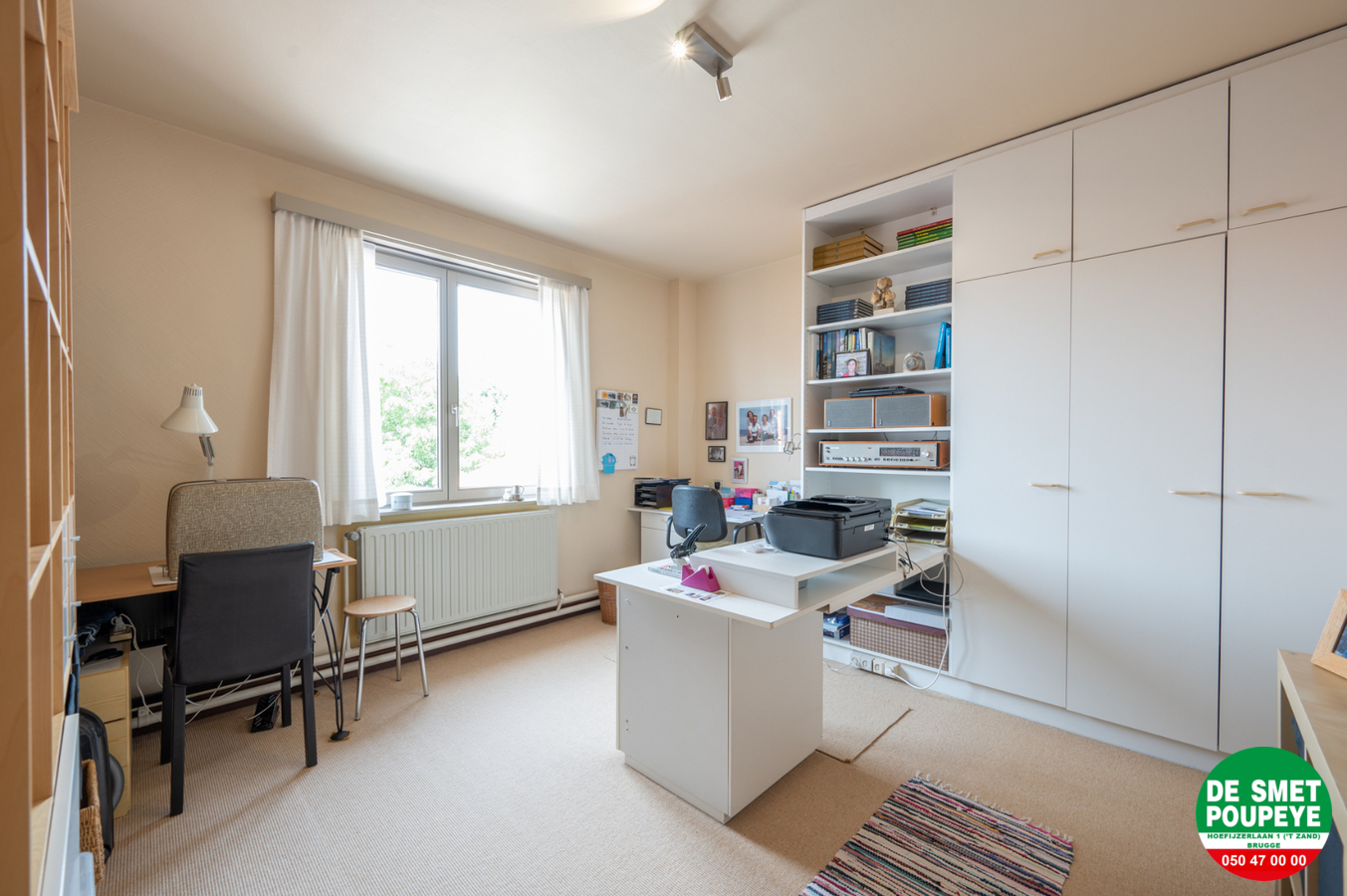 Verrassend ruime en goed onderhouden woning met ruime garage 