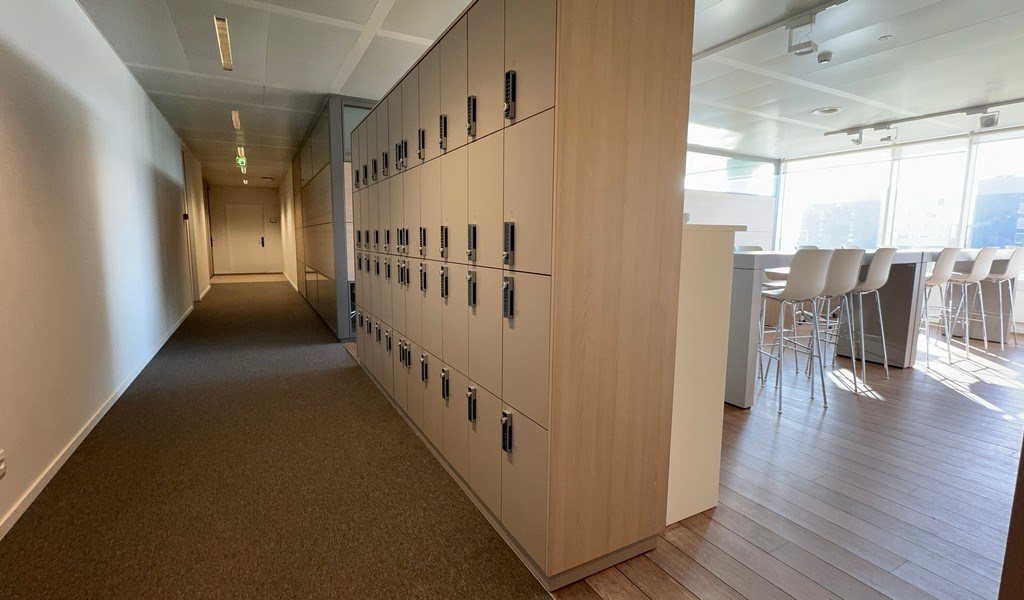 Gemeubelde kantoren met dienstverlening in AA Tower in Gent