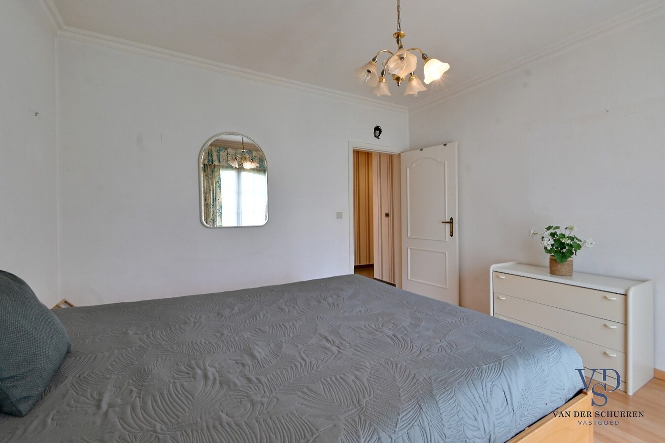 Tijdloze villa (alles op gelijkvloers). 