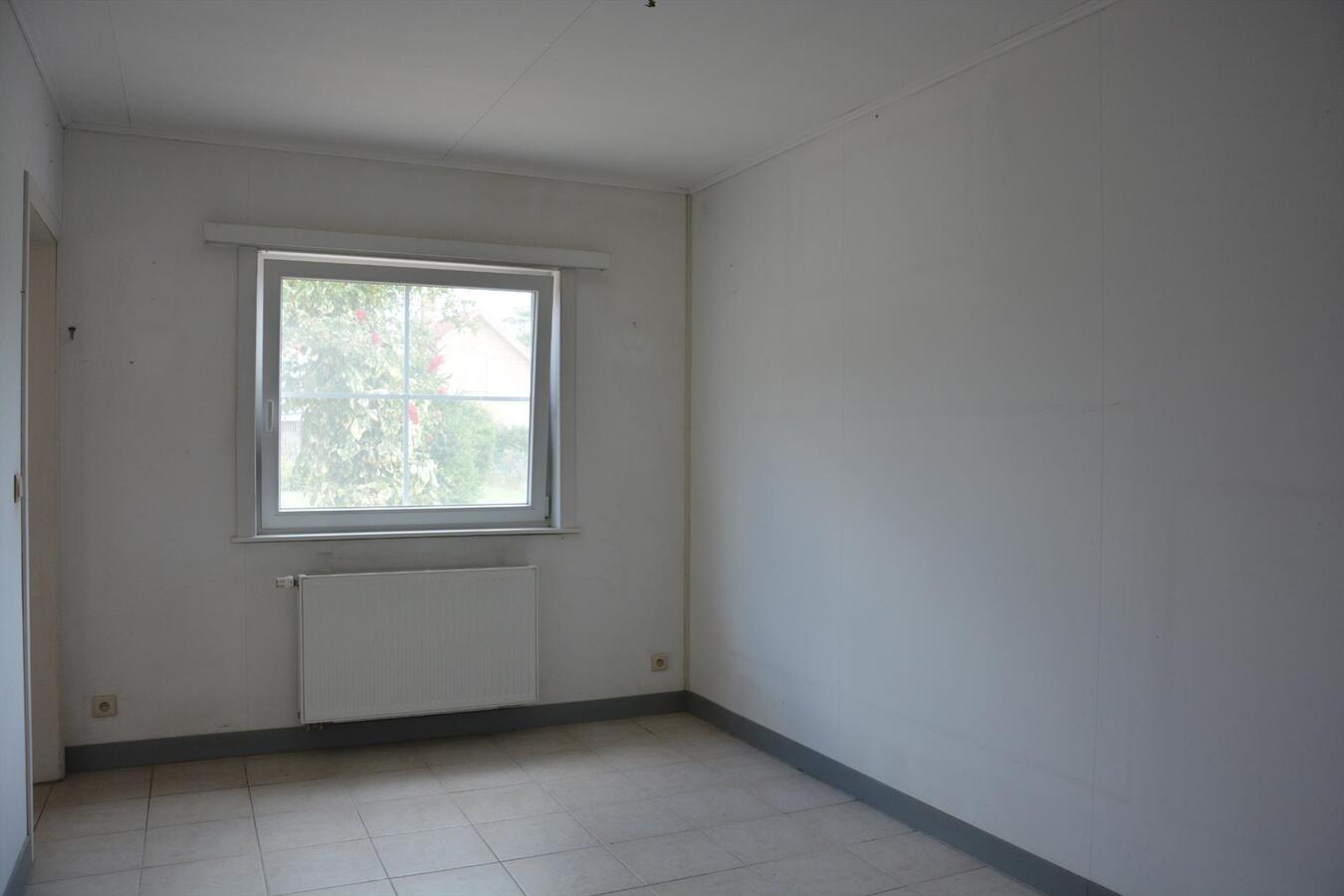 Op te knappen woning in rustige straat 