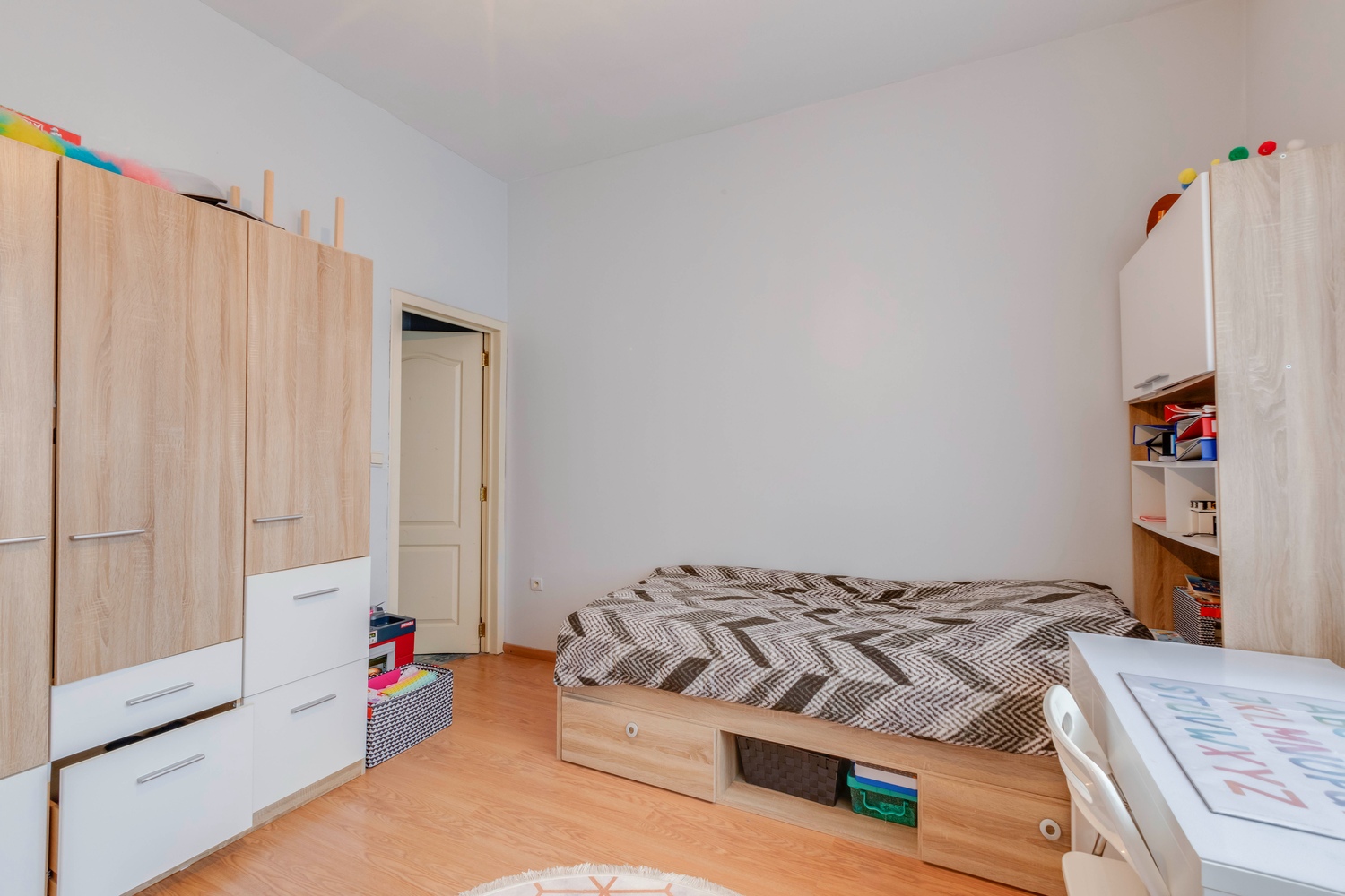 Instapklare rijwoning in zeer rustige straat 