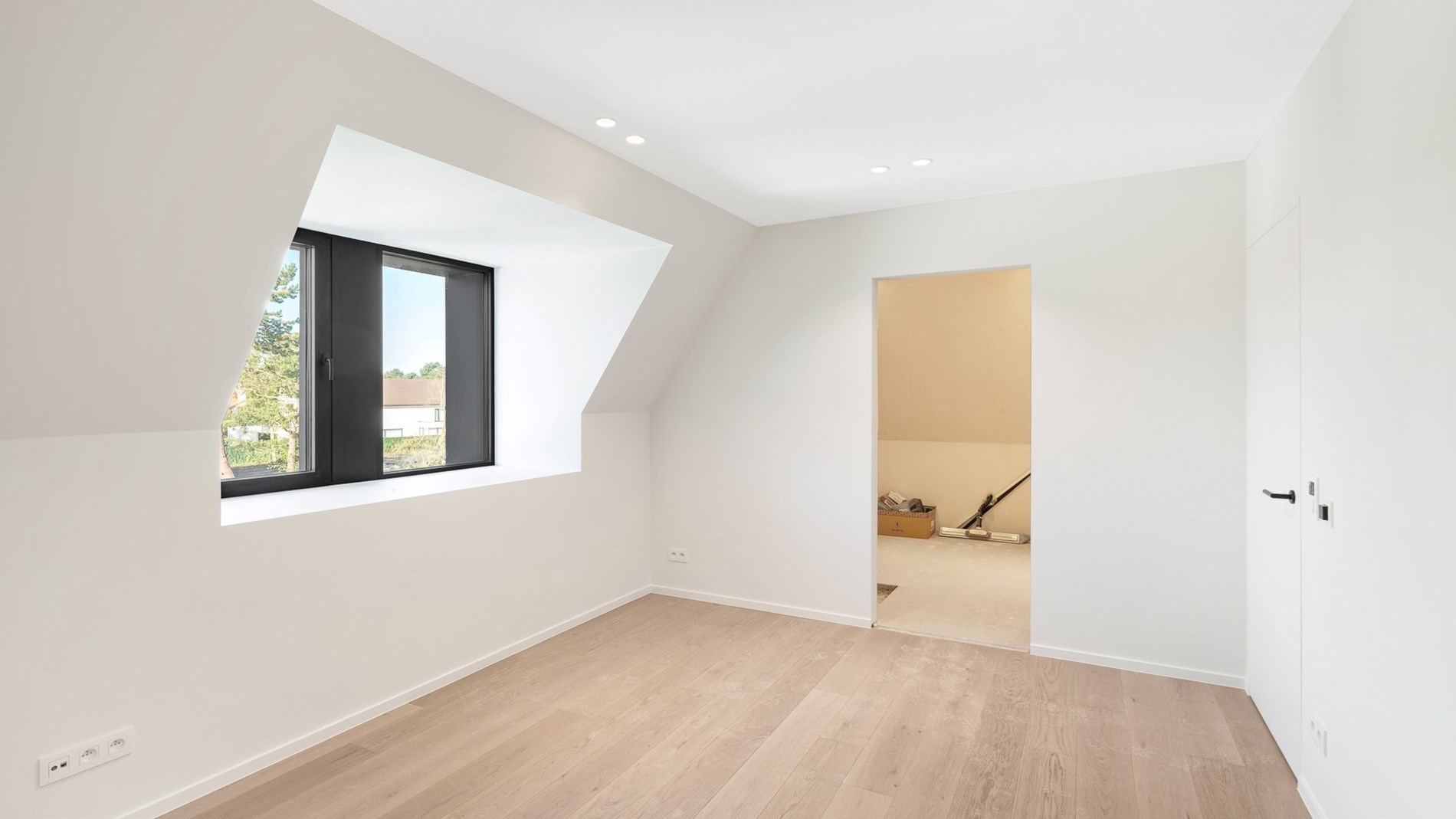 OPENDEURDAG ZATERDAG 04/04 - Madeliefjespad 1 (tussen 14 en 16u ): Indrukwekkende nieuwbouwvilla in hartje Zoute op enkele passen van de golf te Knokke. 