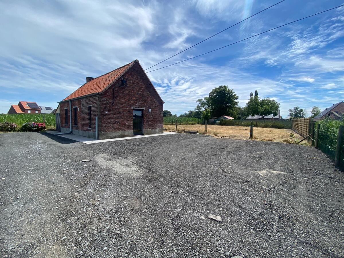 Landelijk gelegen woning met grote tuin 