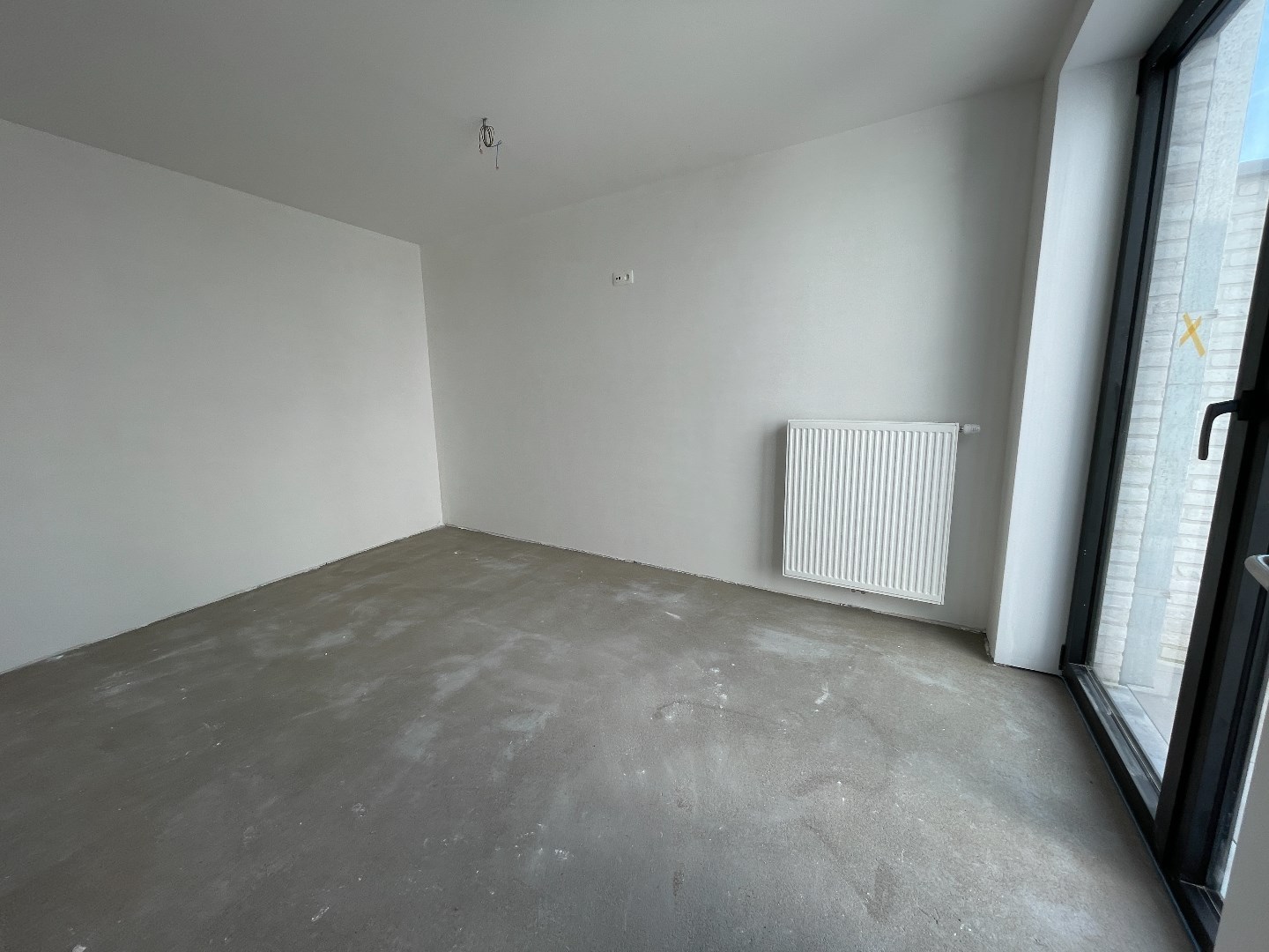 Recent twee slaapkamerapp. met autostaanplaats en terras 