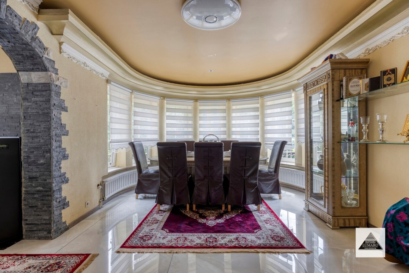 Villa / praktijk / BenB/ kamerwonen /... - Koolmijnlaan 11, Houthalen - perceel 2.700 m². 