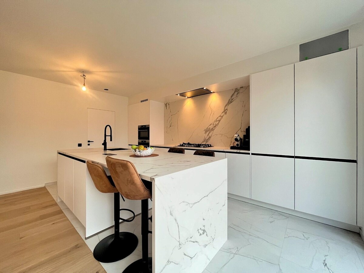 Nieuwbouwwoning (onder registratierechten) met 5 slaapkamers en 4 badkamers te Heulebrug 