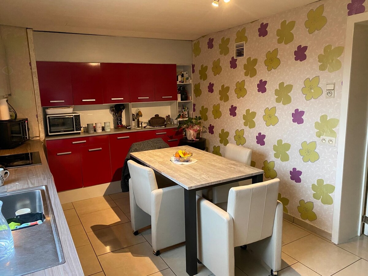 Gerenoveerde hoekwoning met 3 slaapkamers te Houthulst 