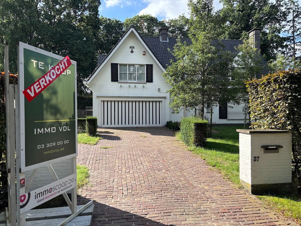 Villa op 3.890 m² - strb: 40 meter Zuid-tuin 