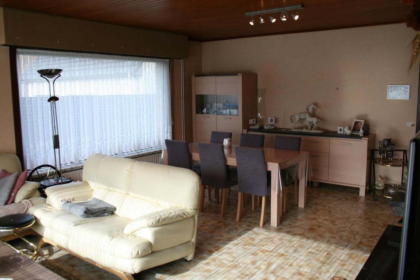 Goed gelegen gelijkvloerswoning met garage op 662m² 