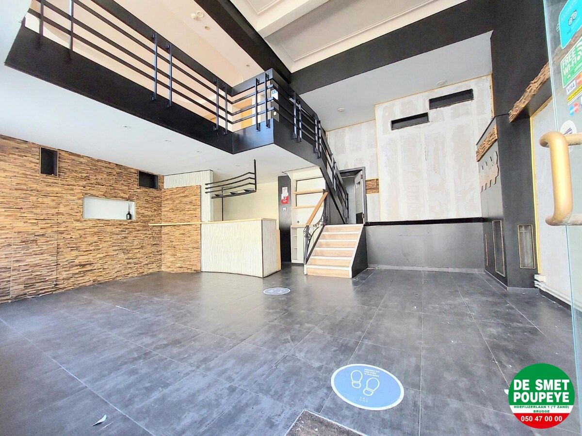 Handelsgelijkvloers nabij de Markt van Brugge 