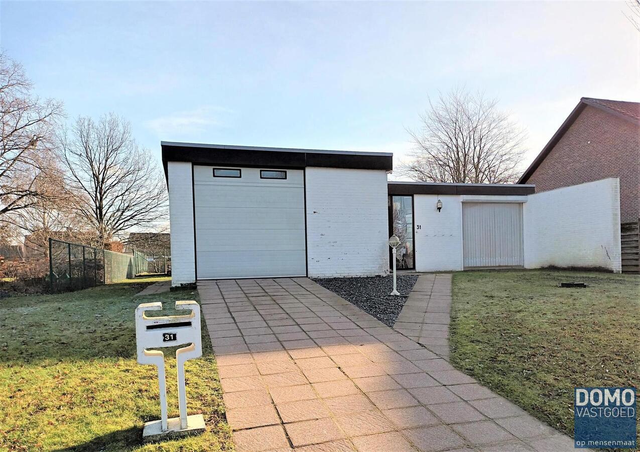 Vernieuwde seniorenwoning met 3 slaapkamers en inpandige garage gelegen in Tuilt (Kuringen) 