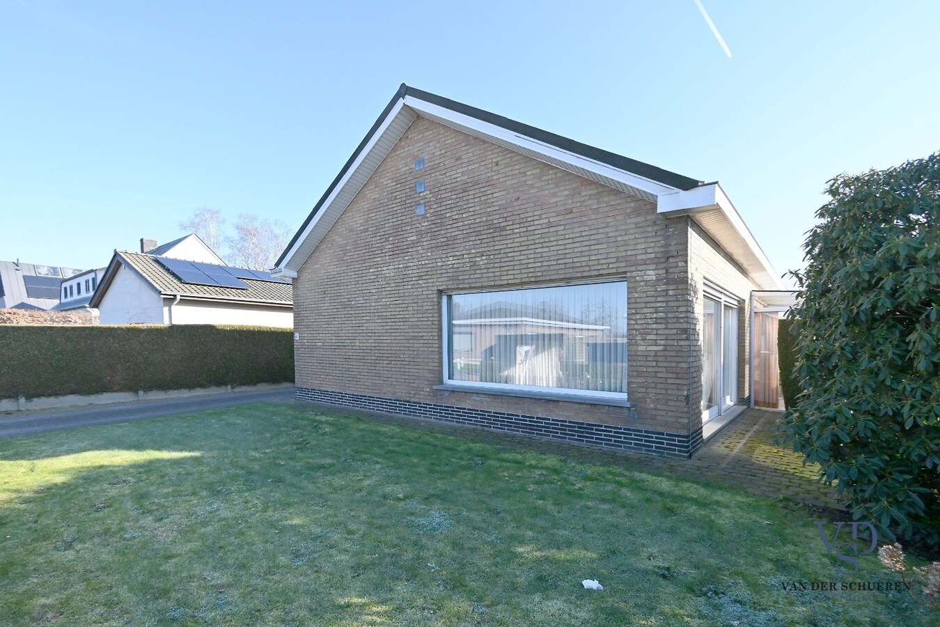 Degelijke bungalowwoning gelegen in een rustige verkaveling 