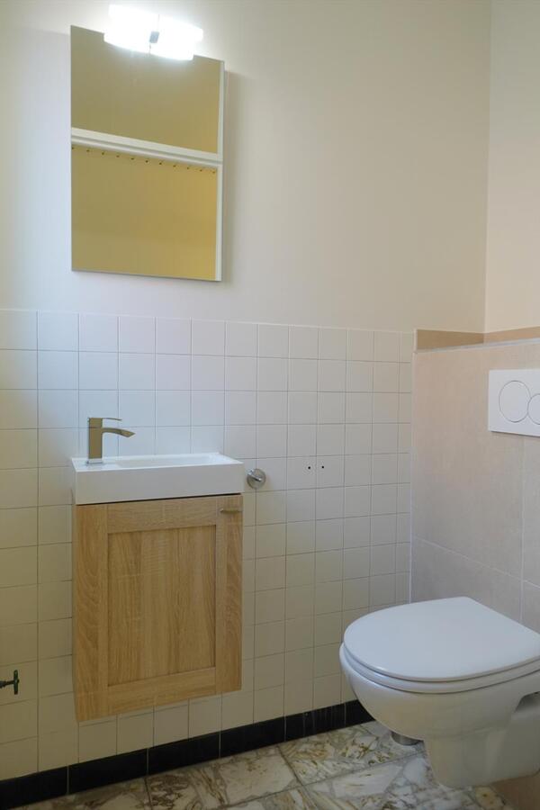 Ruime halfopen bungalow met zongerichte tuin 