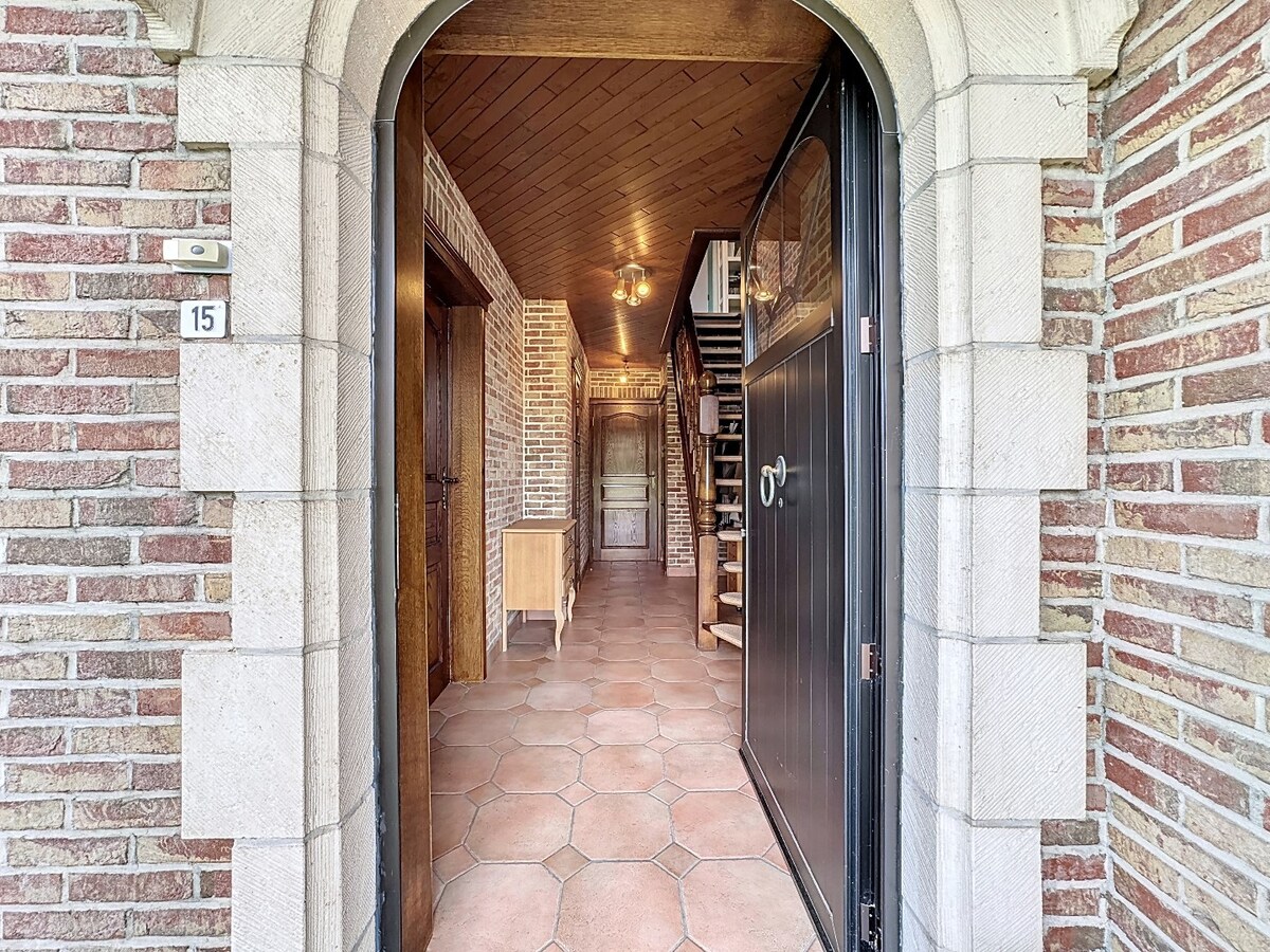 Ruime open bebouwing in landelijke stijl te Zottegem 