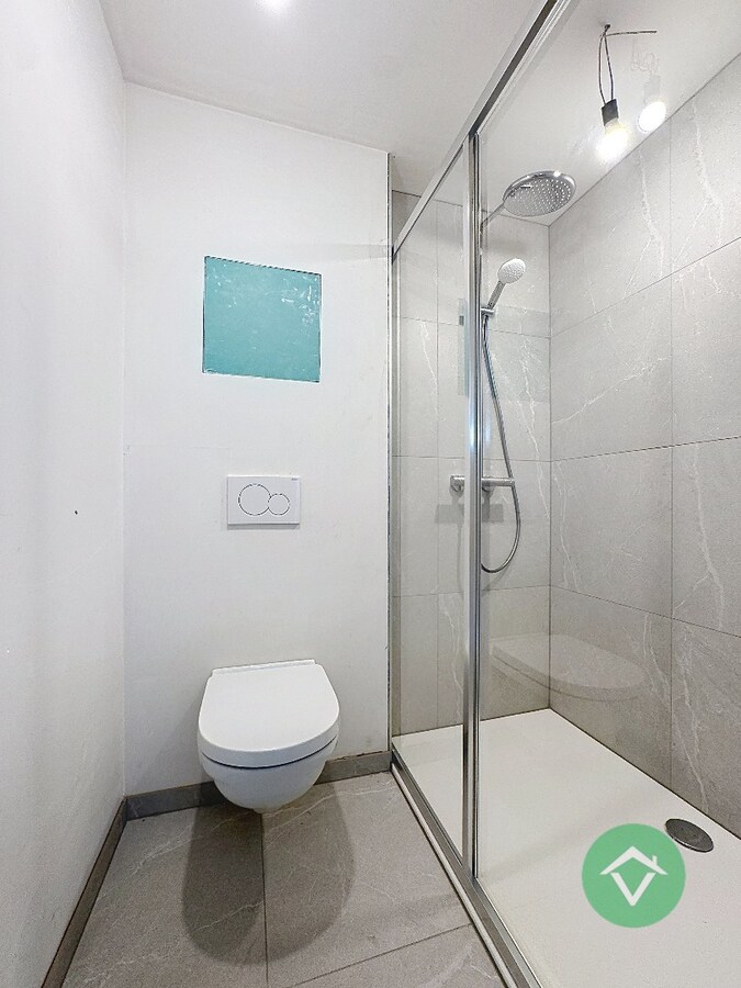 Volledig nieuwe woning met 4 slaapkamers en diepe tuin te Wijnendale 