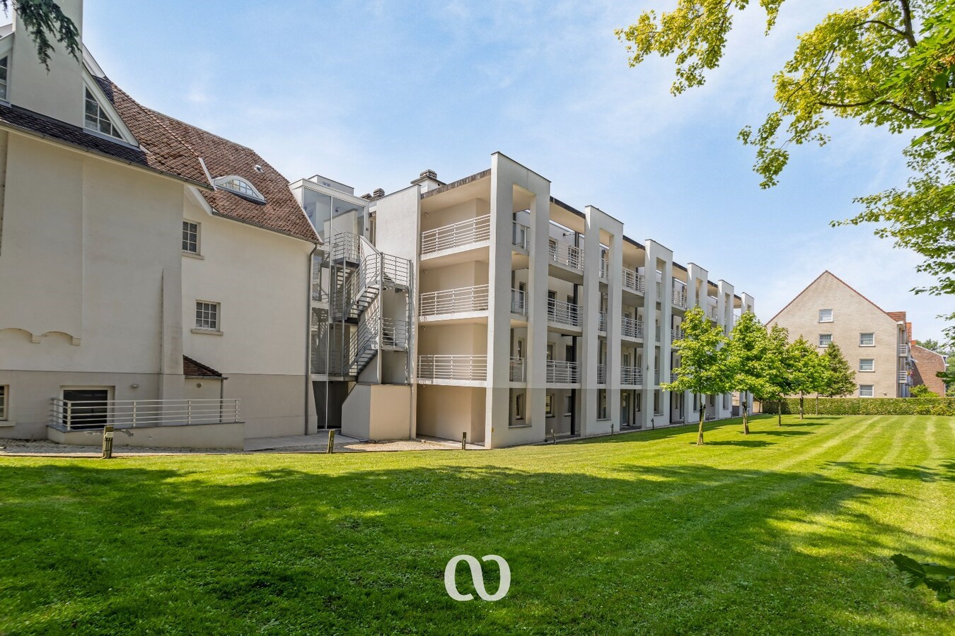 Top gelegen één slaapkamer appartement met leuk terras 