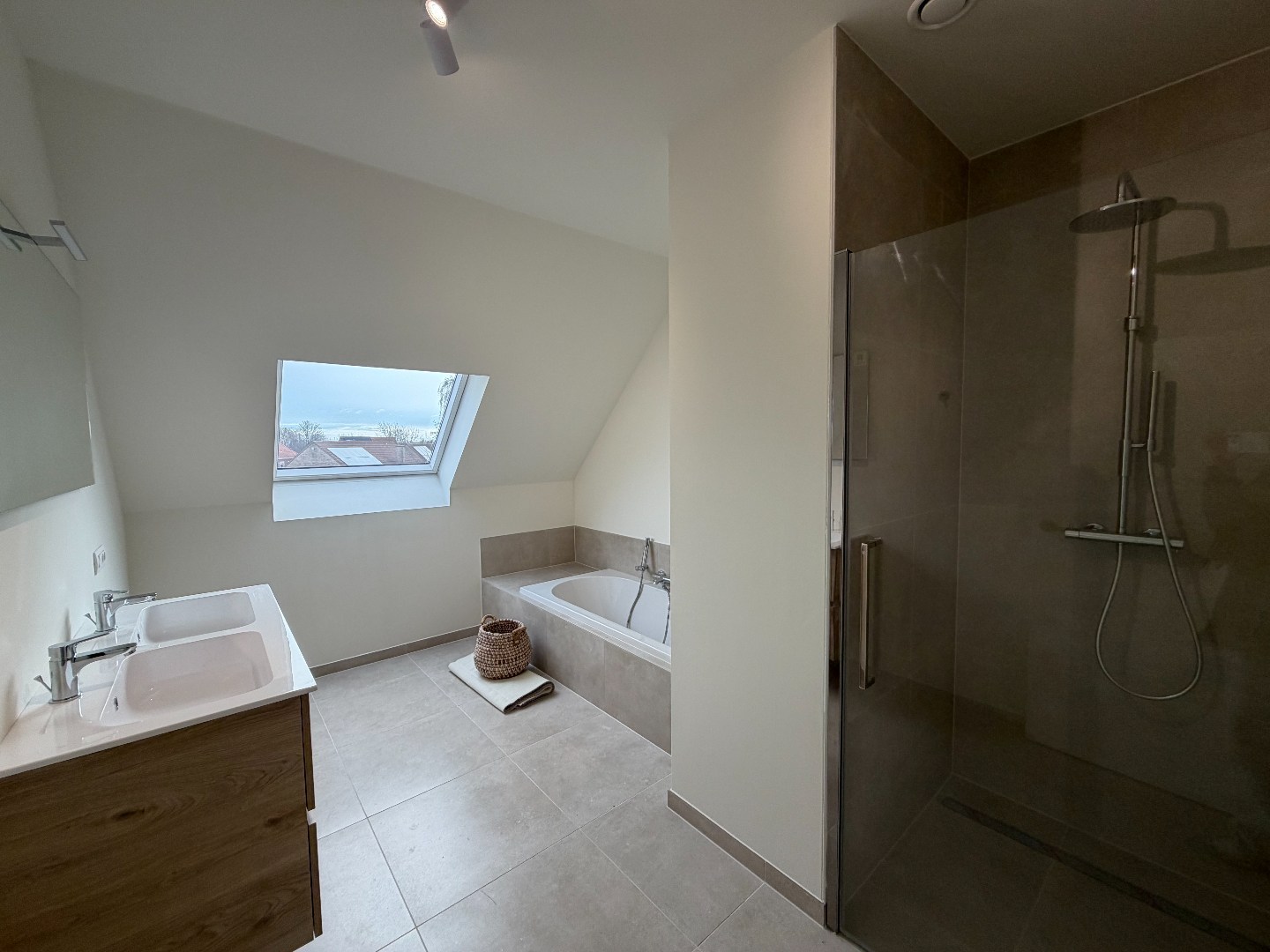 Te huur: Nieuwbouw 3-slaapkamer appartement in het centrum van Zulte 