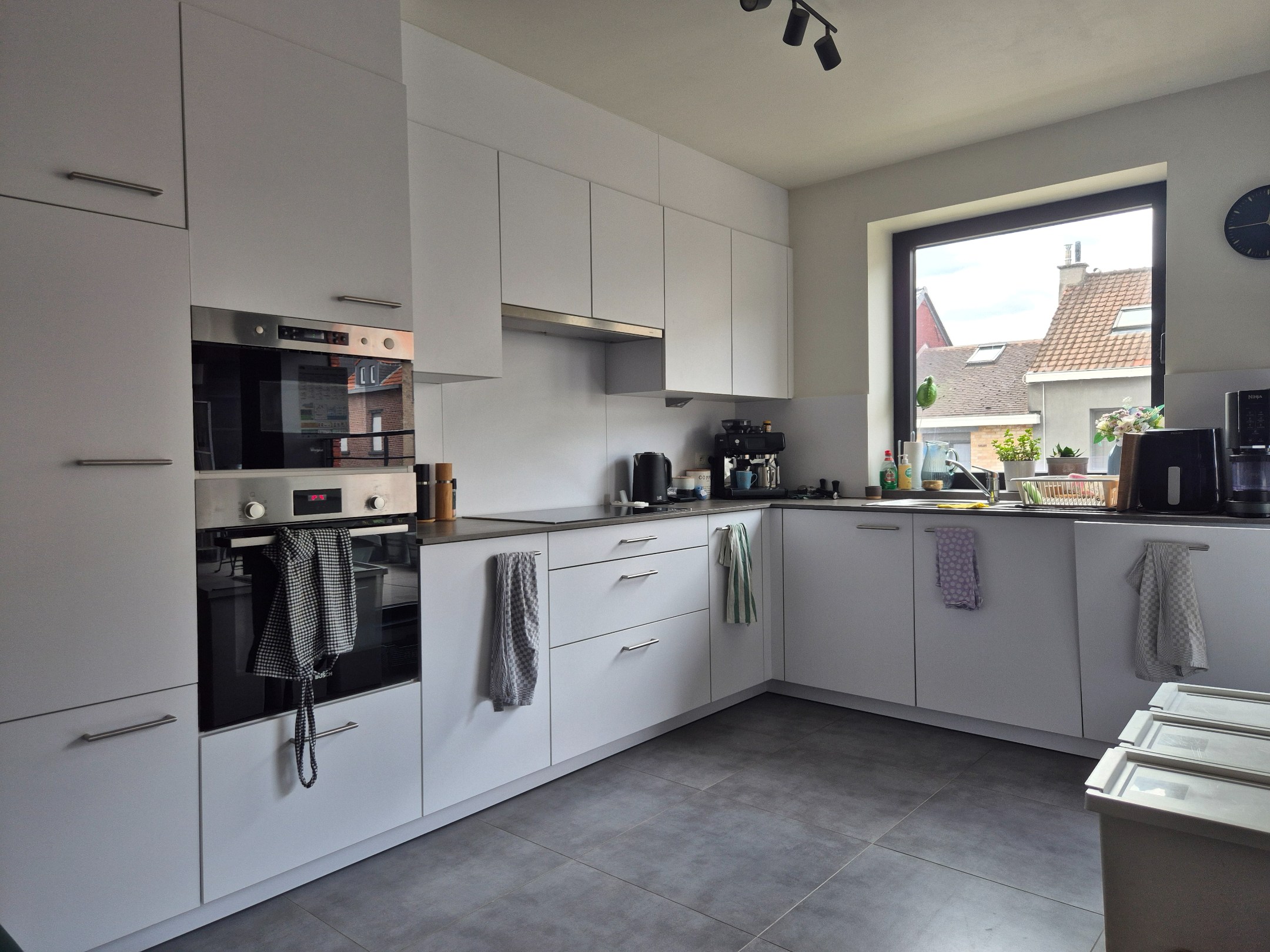 Appartement  met 2 slaapkamers, terras en parkeerplaats 