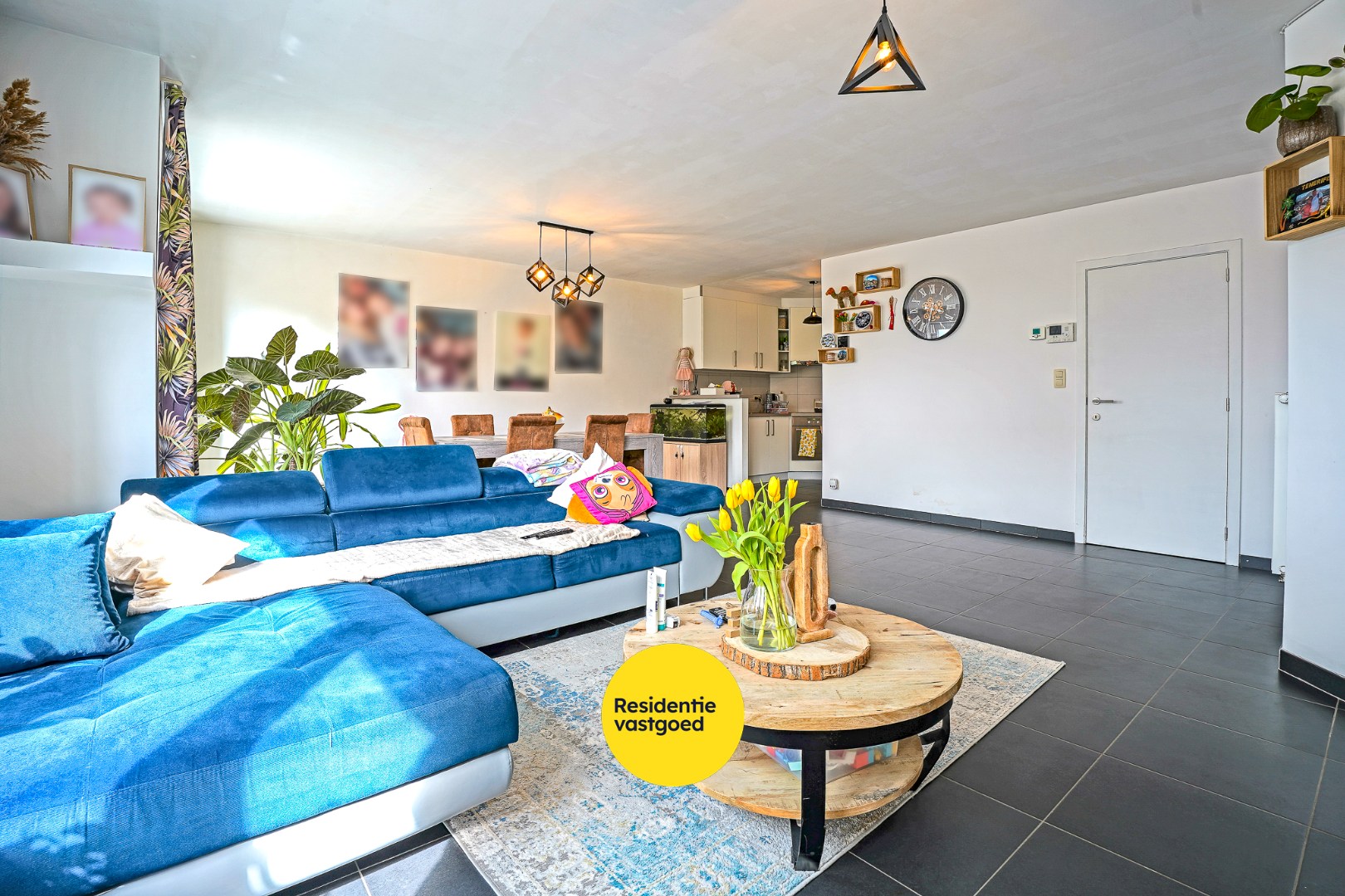 Recent appartement met privatieve tuin (346m²)  en ruim terras (40m²) in het centrum van Woumen! 