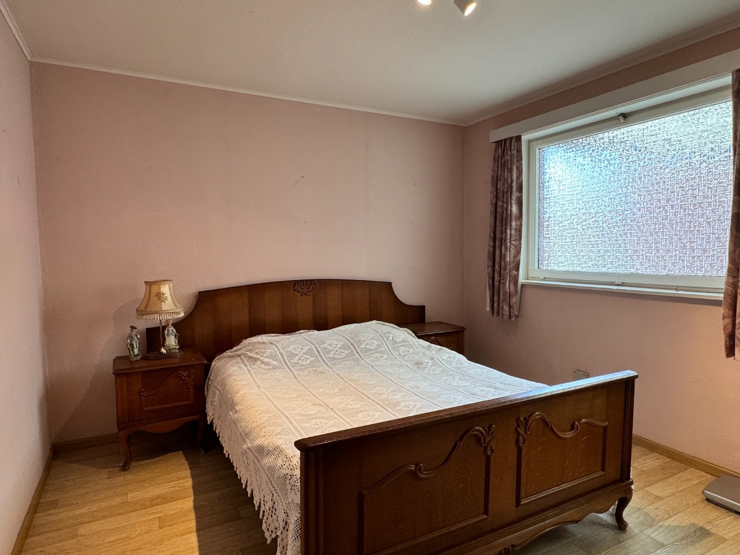 Woning met veel potentieel, 4 slaapkamers en garage te Zulte. 