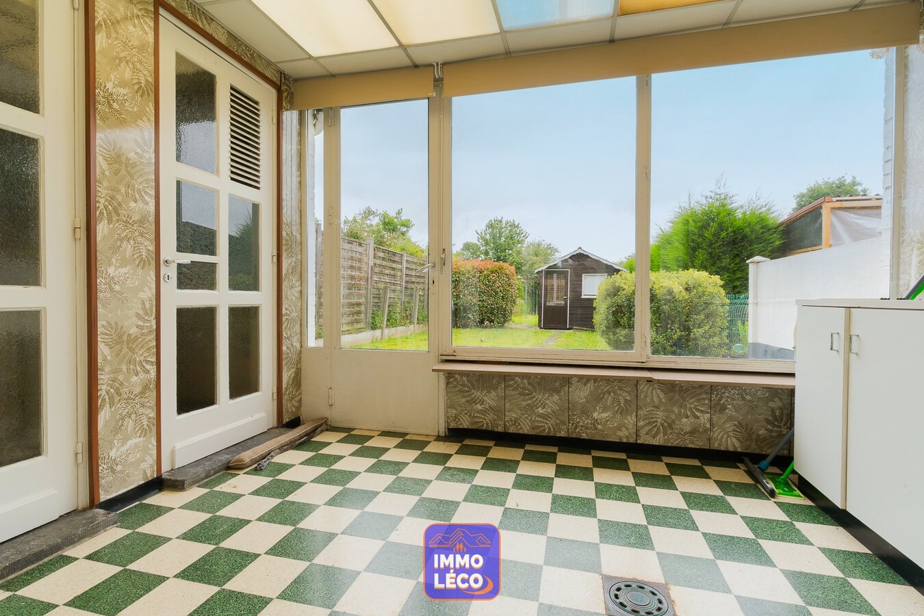 Maison avec jardin située dans une rue prisée ! Excellent potentiel ! 