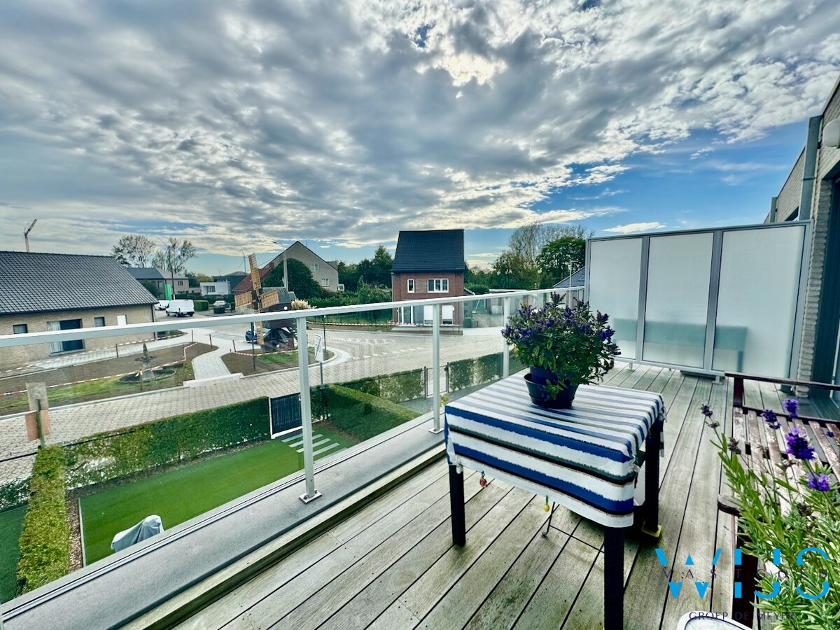 Instapklaar &amp; energiezuinig appartement te centrum Ertvelde ! 