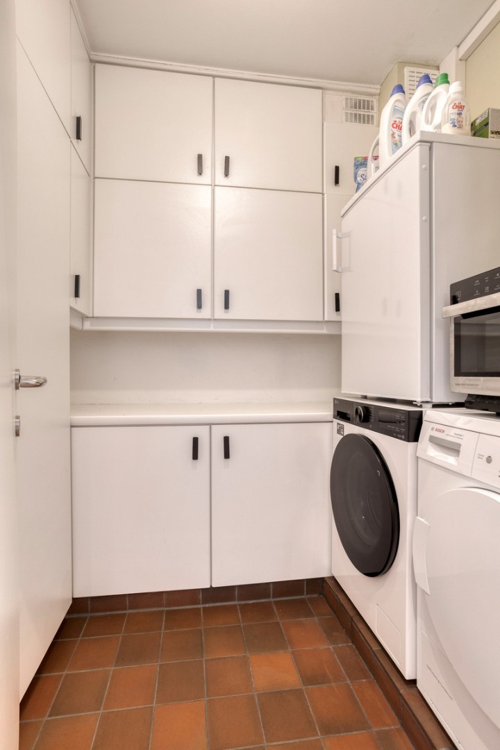 Charmante energiezuinige halfopen bebouwing met 4 slaapkamers, bureau en tuin in centrum Brasschaat 